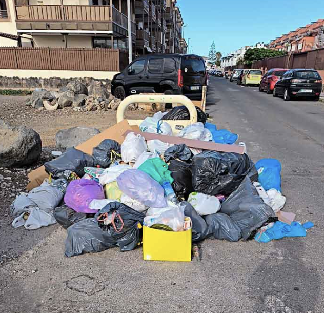 José Julián Mena denuncia una crisis de limpieza sin precedentes en Arona